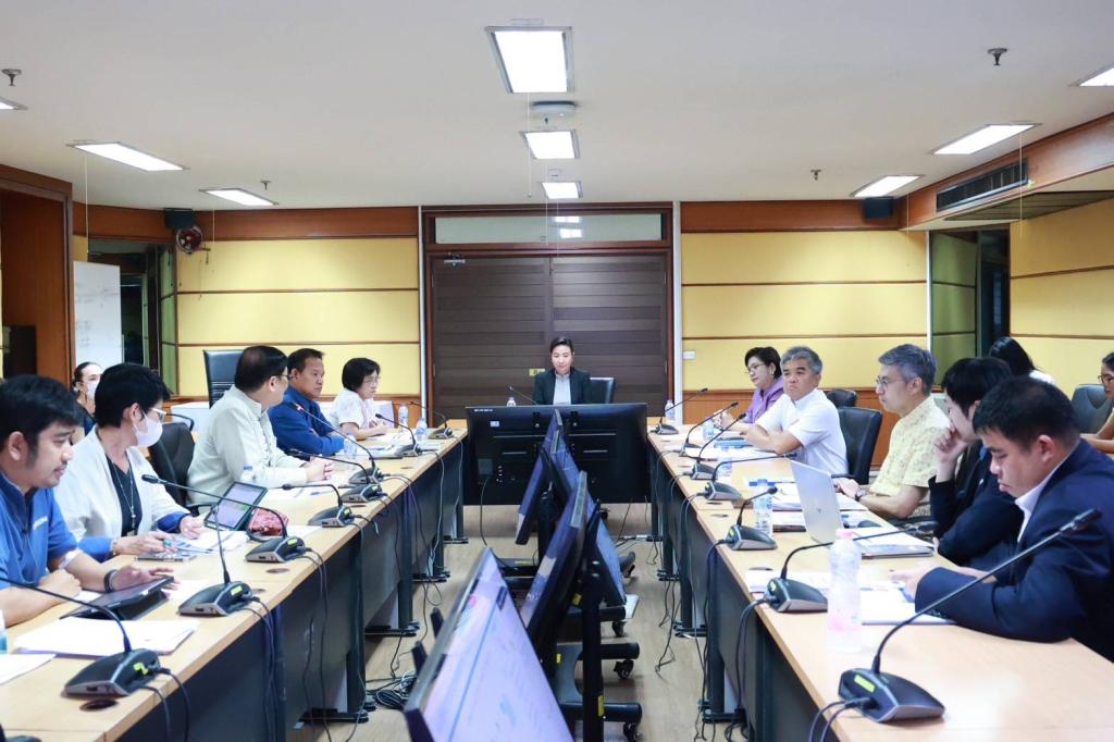 ประชุมเตรียมการนำเสนอข้อมูลในการประชุมหารือการจัดทำ (ร่าง) คำชี้แจงการแบ่งส่วนราชการภายในกรมส่งเสริมอุตสาหกรรม