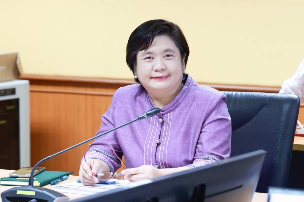 ประชุมเตรียมการนำเสนอข้อมูลในการประชุมหารือการจัดทำ (ร่าง) คำชี้แจงการแบ่งส่วนราชการภายในกรมส่งเสริมอุตสาหกรรม